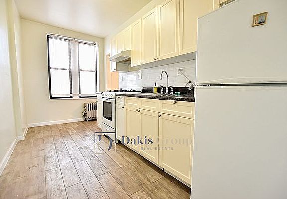5th image of 28-49 34th St #Lv