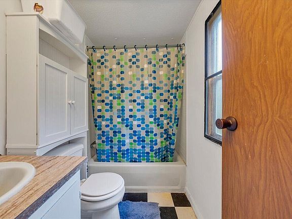 3rd image of 208 Timberline Trl