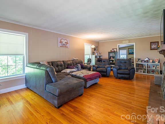 5th image of 44446 Field Rd