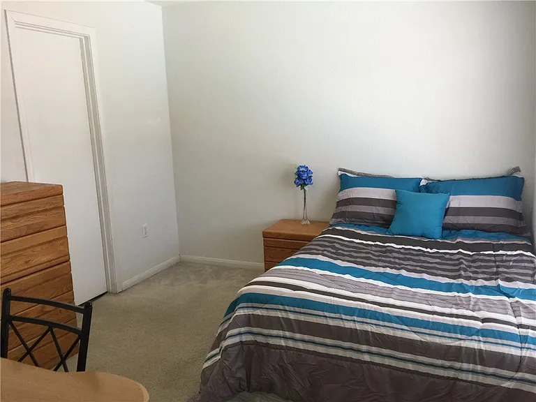 523 Sw Pkwy #101 — Photo 5