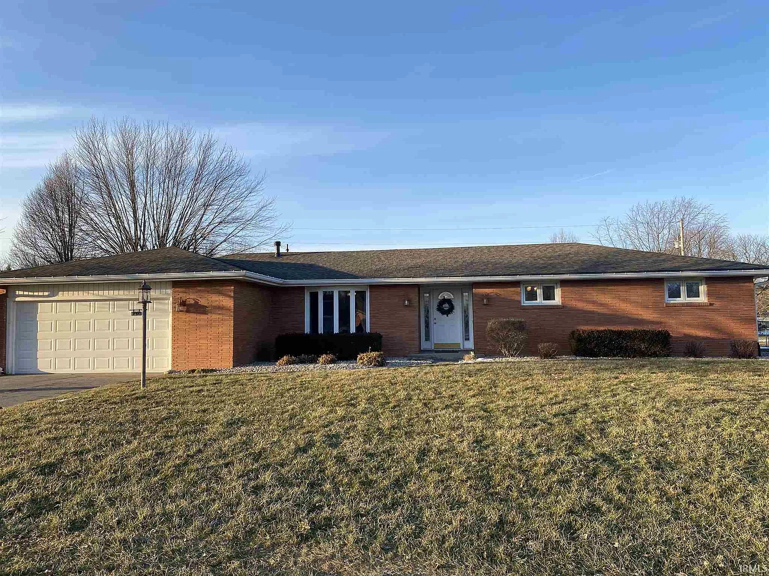 1000 Phyllis Dr photo 1