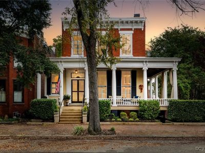 2610 E Broad St, Richmond, VA, 23223