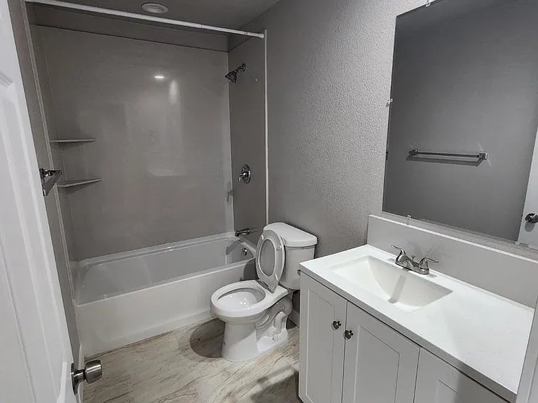 1823 Oakdale Rd — Photo 7