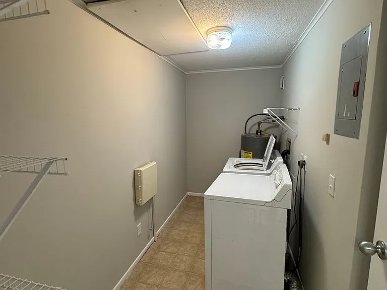 Poplar Ridge Apartments — Photo 24