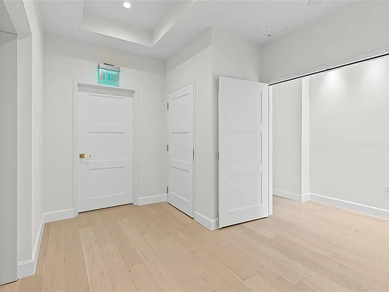 126 4th Ave NE #601 — Photo 35