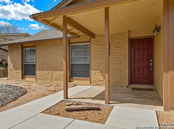 3rd image of 8015 Briaridge Dr