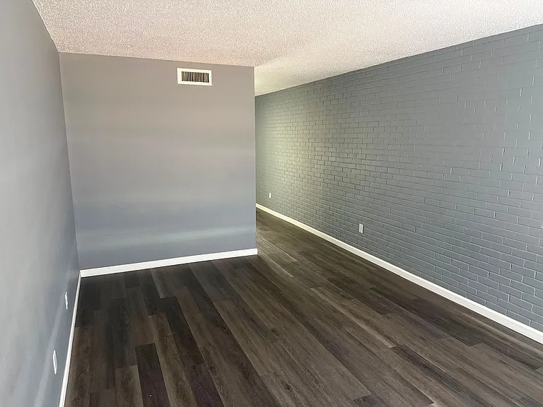 DW Lawton has freshly renovated apartments available now — Photo 12