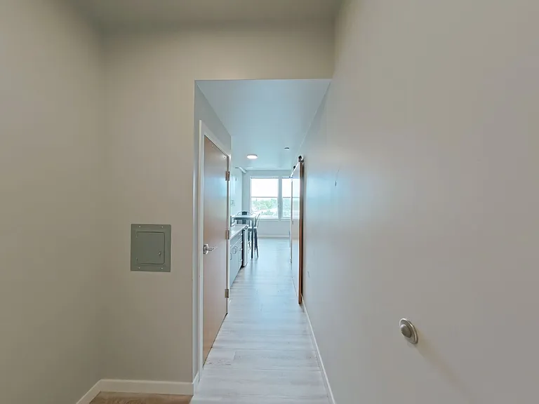 Ferry Street Flats - Modern Studios and Lofted units right by campus! — Photo 23