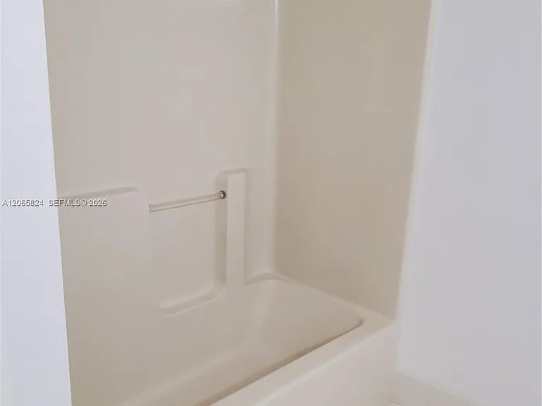 9909 Westwood Dr #121 — Photo 16