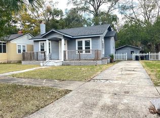 425 Demper Dr, Jacksonville, FL 32208