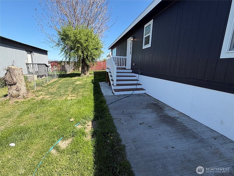 2nd image of 402 Maple Avenue #10
