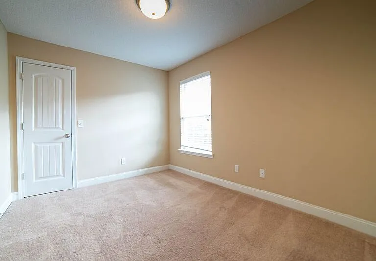 211 Augusta Way — Photo 36