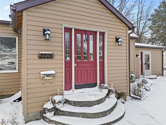 3rd image of 2228 Saint Elmo Ave NE