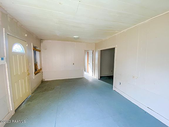 4th image of 410 Loraine St