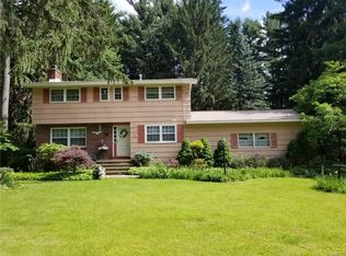 4245 Wolf Hollow Rd, Syracuse, NY 13219