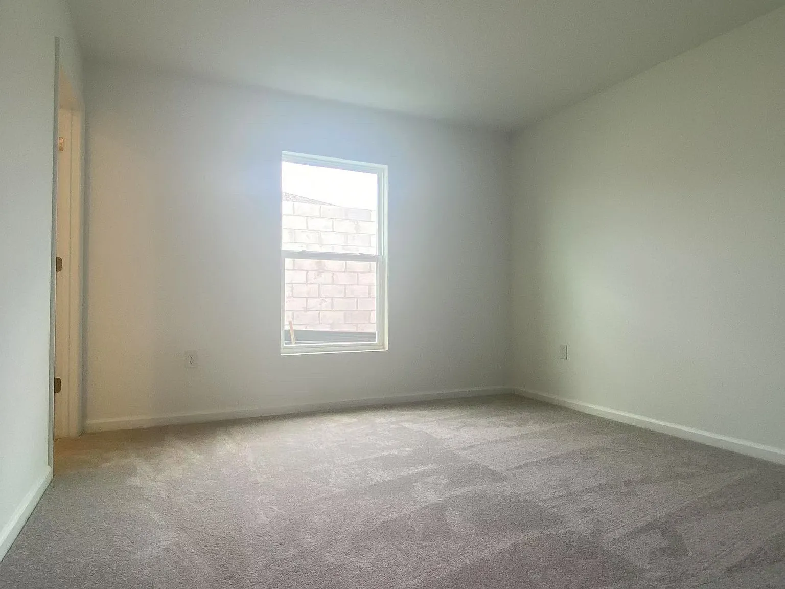 4 bed, 2148 sqft, $860 — Photo 4