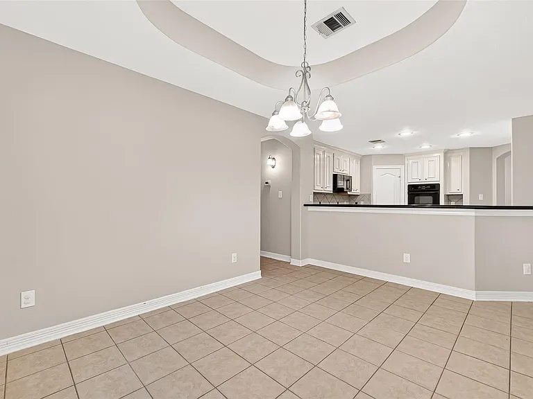 127 Monterrey Rd W — Photo 16