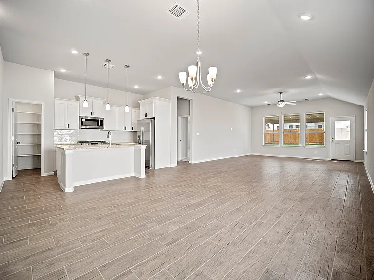 136 Caterpillar Ln — Photo 6