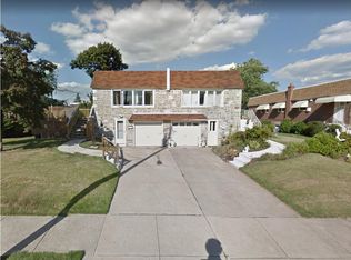 1129 Medway Rd, Philadelphia, PA 19115