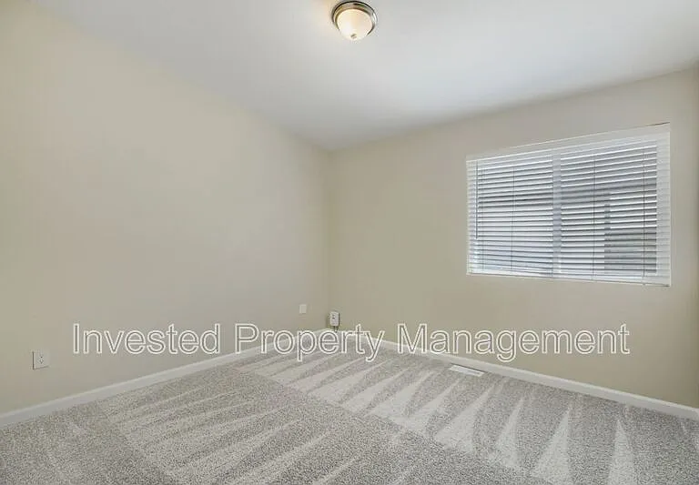 6822 Niagara St — Photo 9