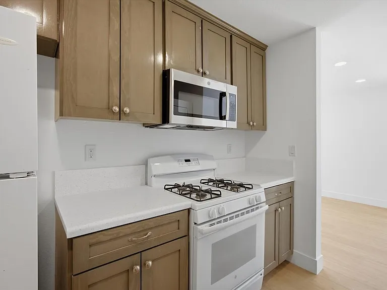 1040 W 165th Pl #1 — Photo 9
