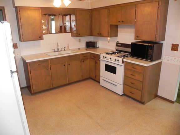 3rd image of 2103 W 11th St