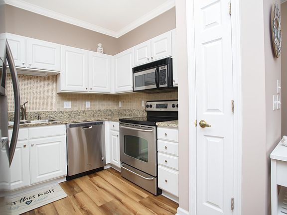 5th image of 9768 Leyland Dr. #7