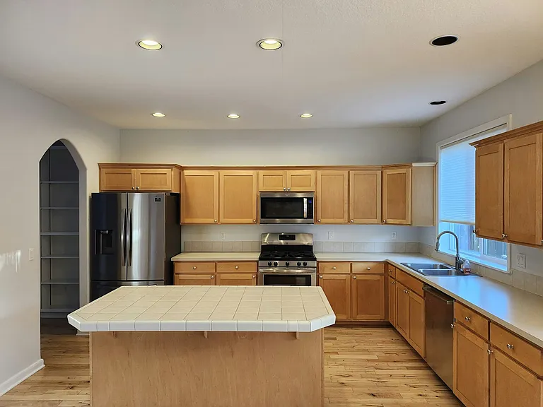 203 NE 55th Ave — Photo 6