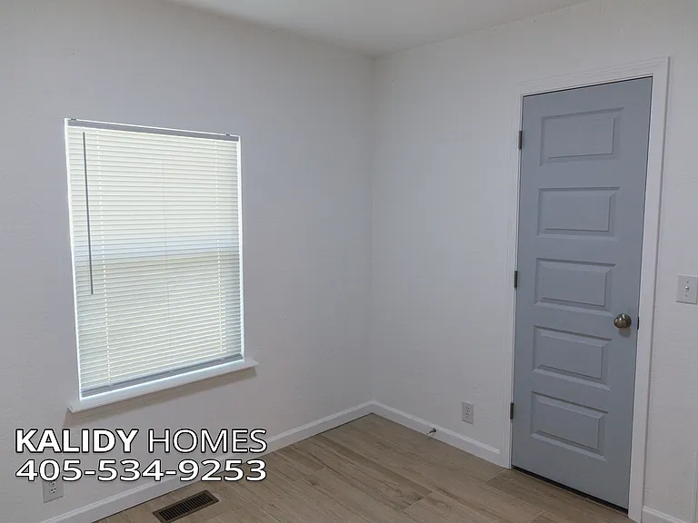 221 W Wayne St — Photo 7