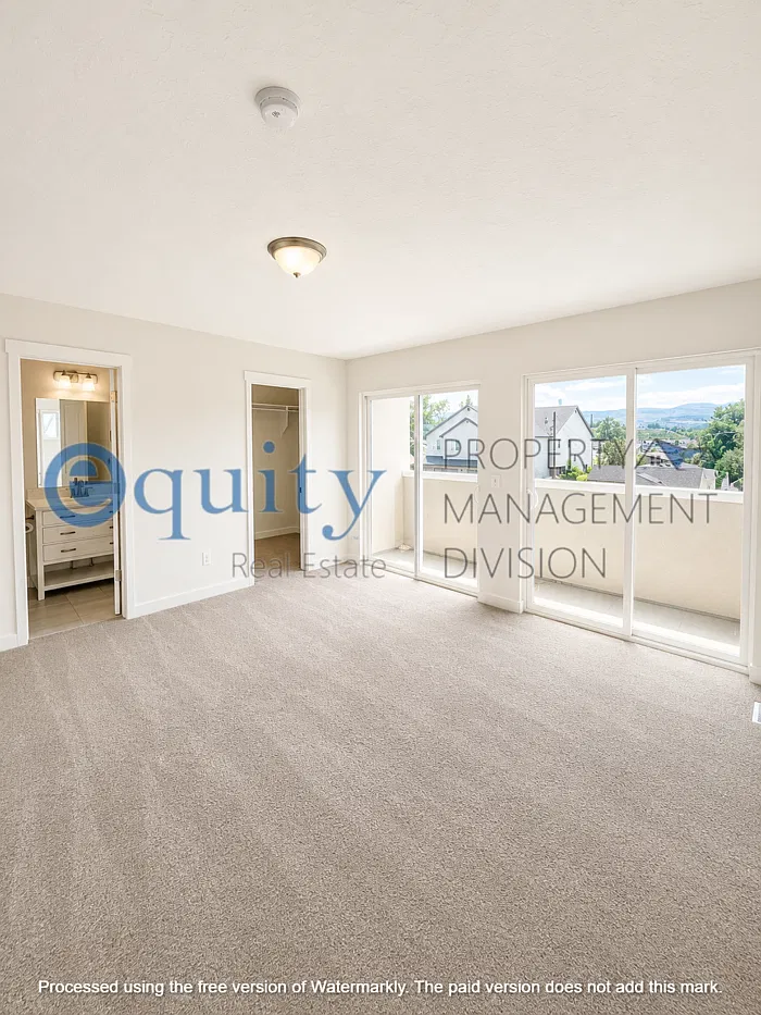 3 bed, 2.5 bath, 1782 sqft, $1,925 — Photo 2