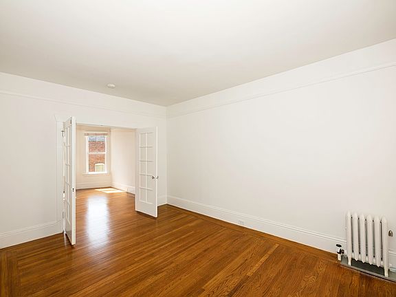 5th image of 835 Pine St #8
