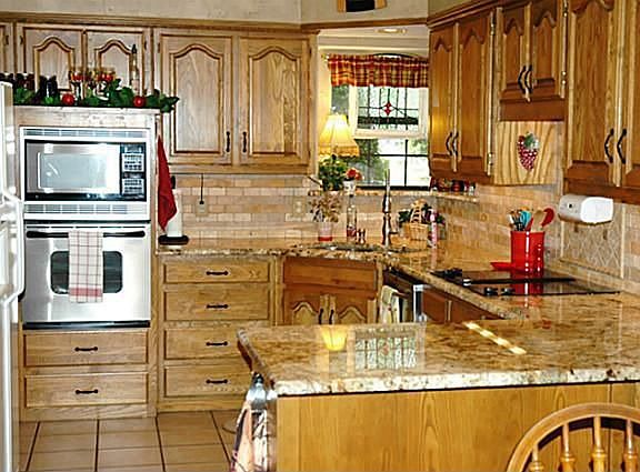 4th image of 708 Greenway Dr