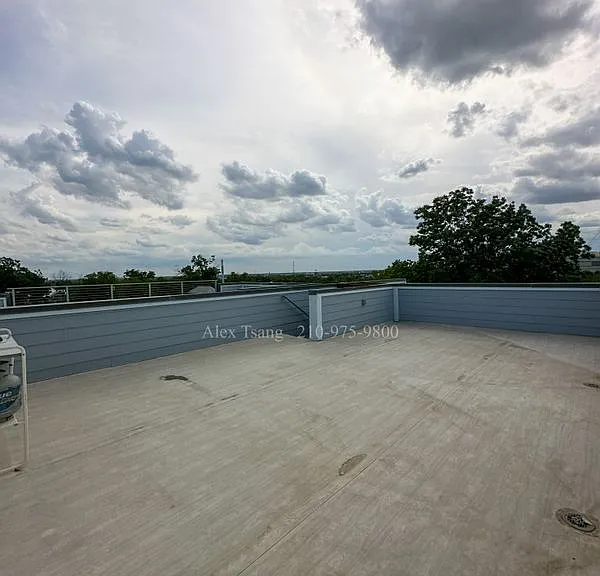 225 S Pine St #202 — Photo 24