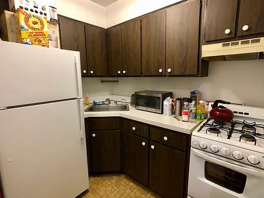 Rented by Irving Properties of New York, LLC | media 10