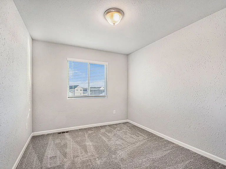 619 W Marion St — Photo 13