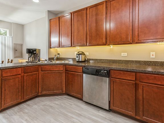 3rd image of 4904 Montauk Dr