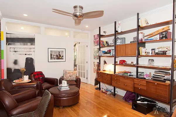 Rented by Anchor Associates | media 31