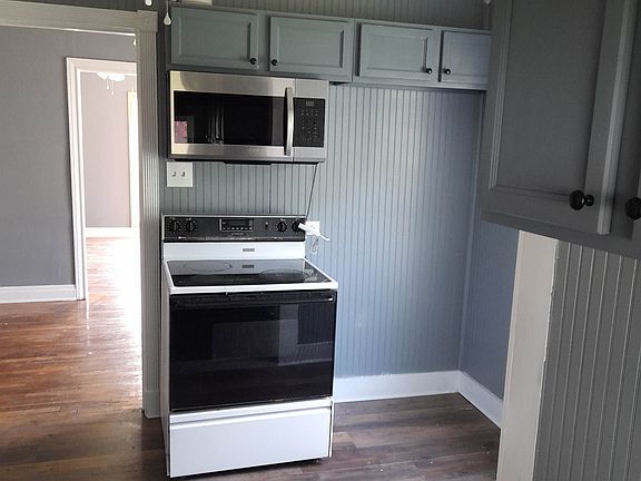 4th image of 1702 NW 1st Ave