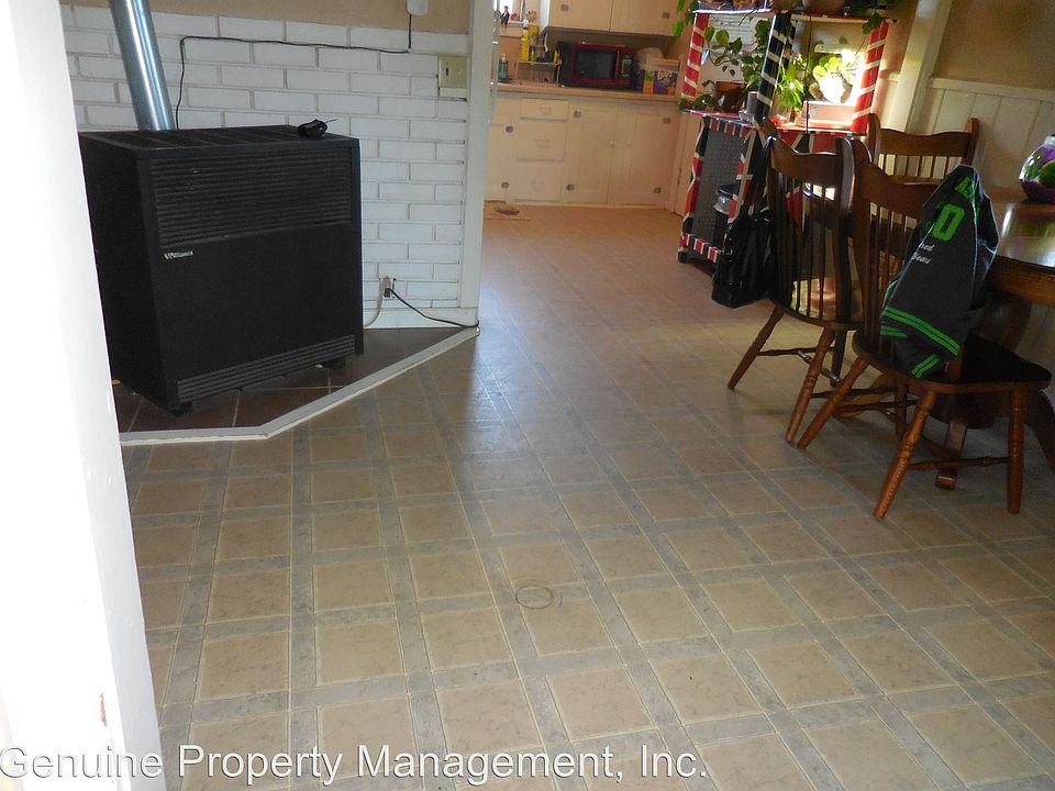 2nd image of 1938 Stewart Ave