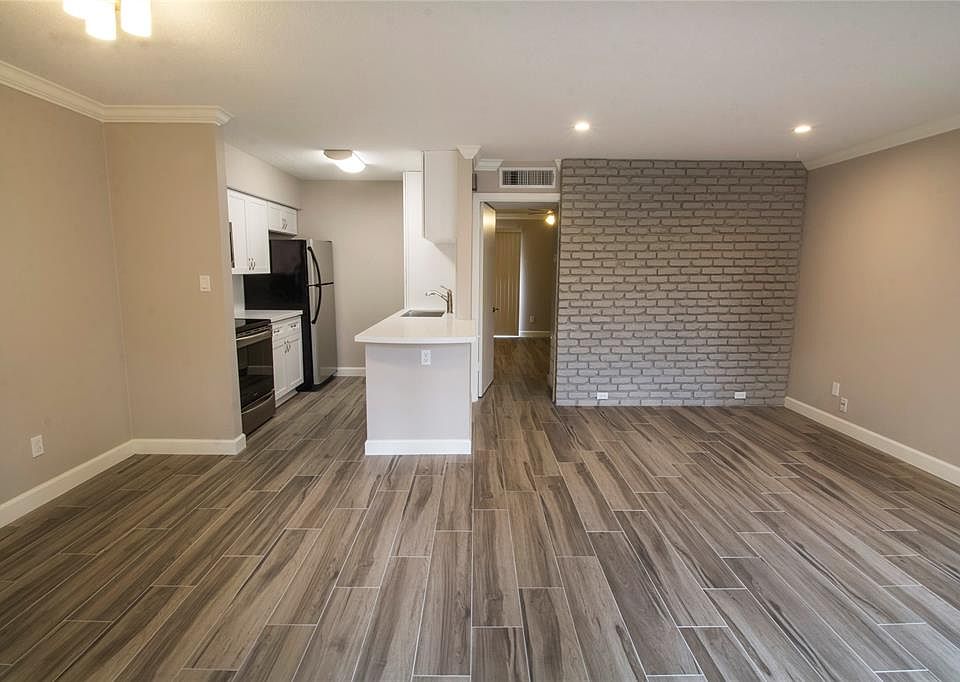 1st image of 2121 Fountain View Dr APT 25