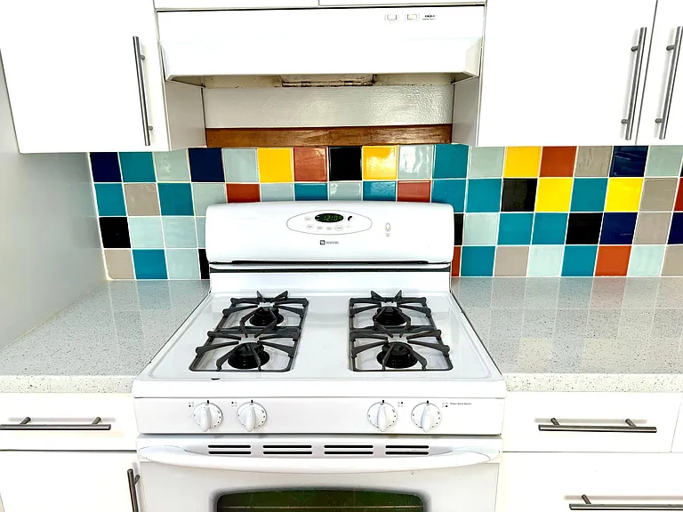 5110 Inglewood Blvd — Photo 8