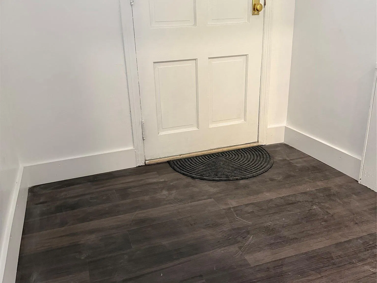 2 bed, 1.0 bath, 2150 sqft, $3,000 — Photo 2