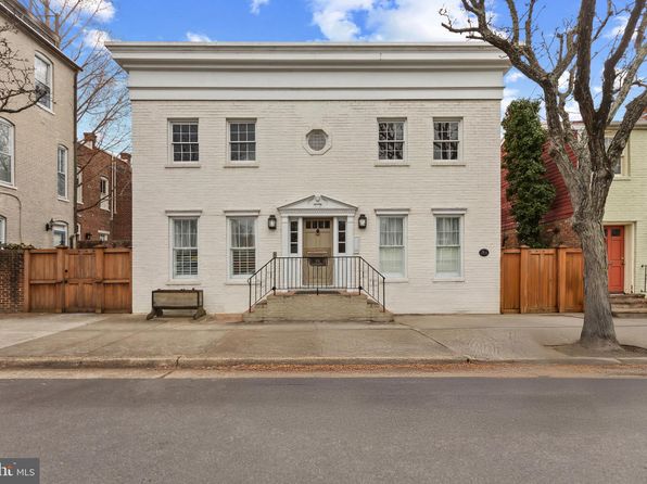810 Queen St #4