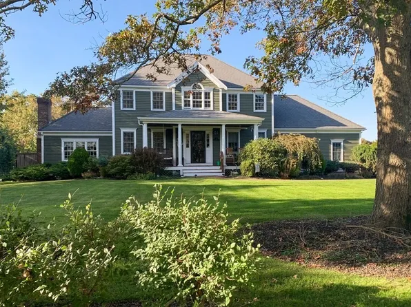 11 Fieldwood Dr, Bourne, MA 02532