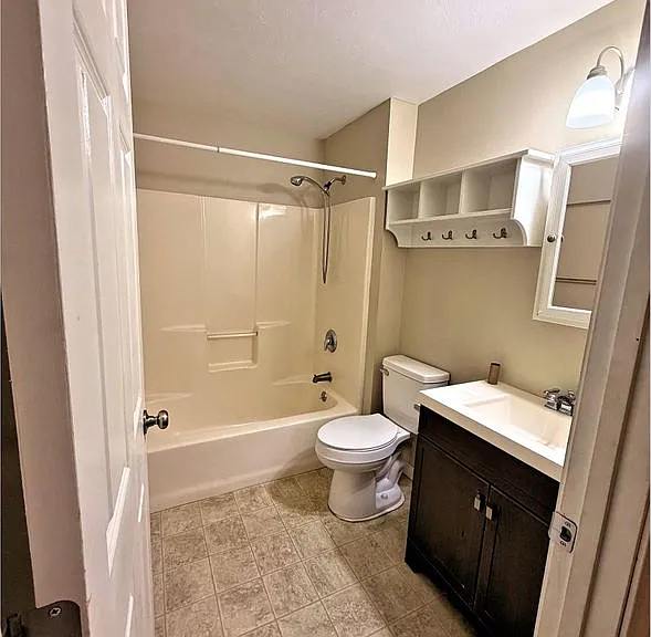 14 Cummings St #2 — Photo 11