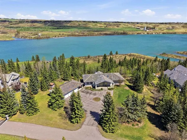182 SW Emerald Bay Dr, Rocky View County, AB T3Z 1E2