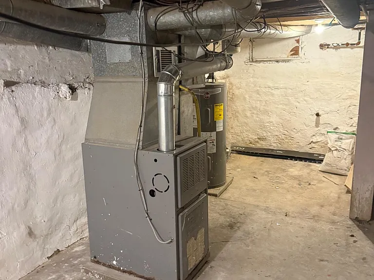 837 Locust St — Photo 14