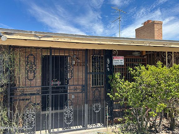 3rd image of 2039 E Glenn St
