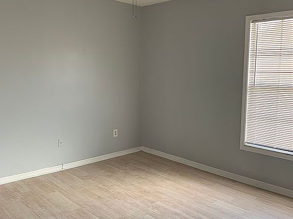 4th image of 7326 Cedar Creek Ct