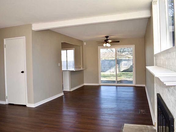 5th image of 50 West Ct
